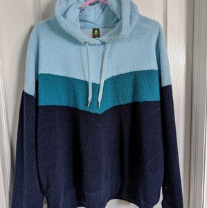 Xersion plus faux Sherpa color block hoodie